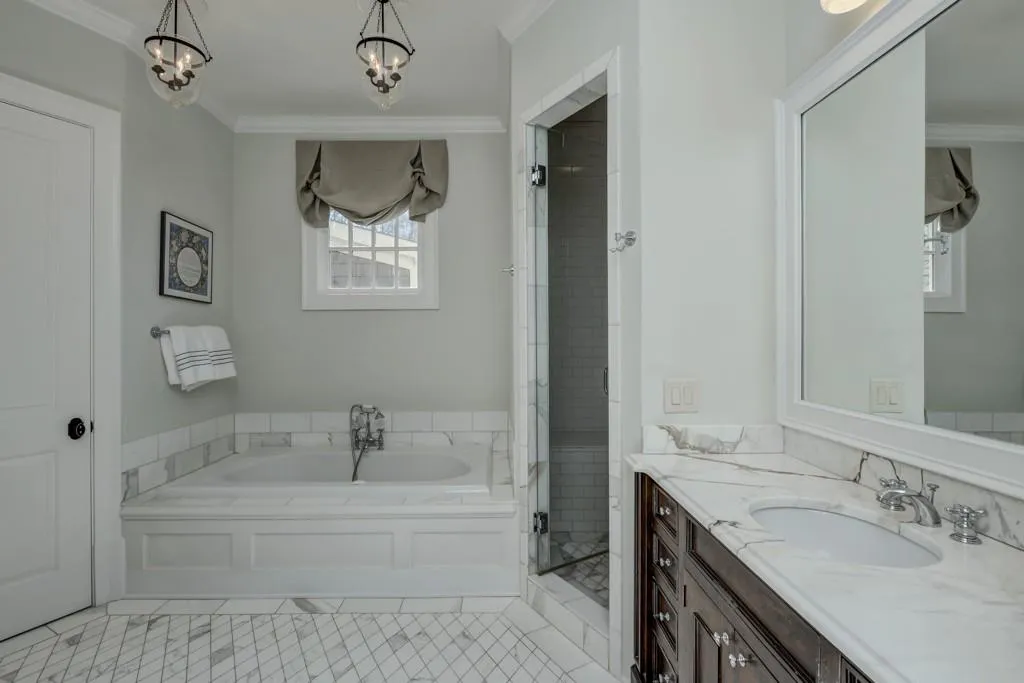 692 Londonberry Road Nw, Atlanta, Georgia 30327, 6 Bedrooms Bedrooms, ,6 BathroomsBathrooms,Residential,Sold,692 Londonberry Road Nw,5809675