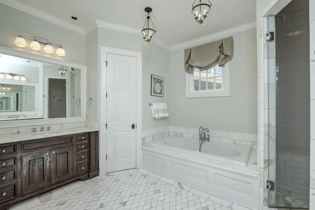692 Londonberry Road Nw, Atlanta, Georgia 30327, 6 Bedrooms Bedrooms, ,6 BathroomsBathrooms,Residential,Sold,692 Londonberry Road Nw,5809675