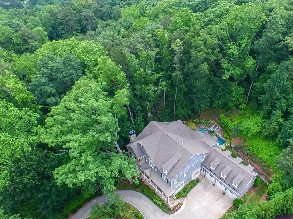 692 Londonberry Road Nw, Atlanta, Georgia 30327, 6 Bedrooms Bedrooms, ,6 BathroomsBathrooms,Residential,Sold,692 Londonberry Road Nw,5809675