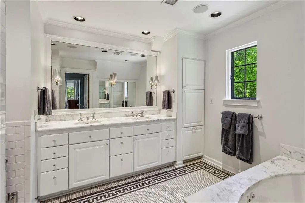 2648 Rivers Road Nw, Atlanta, Georgia 30305, 5 Bedrooms Bedrooms, ,4 BathroomsBathrooms,Residential,For Sale,2648 Rivers Road Nw,7560677