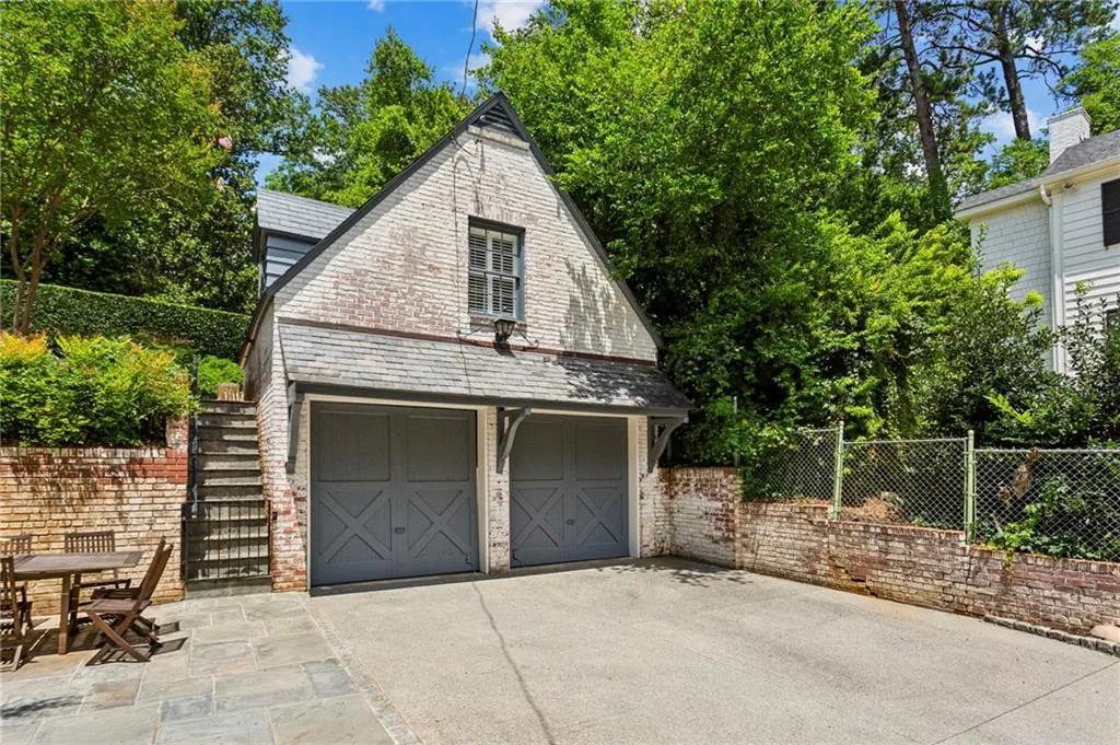2648 Rivers Road Nw, Atlanta, Georgia 30305, 5 Bedrooms Bedrooms, ,4 BathroomsBathrooms,Residential,For Sale,2648 Rivers Road Nw,7560677