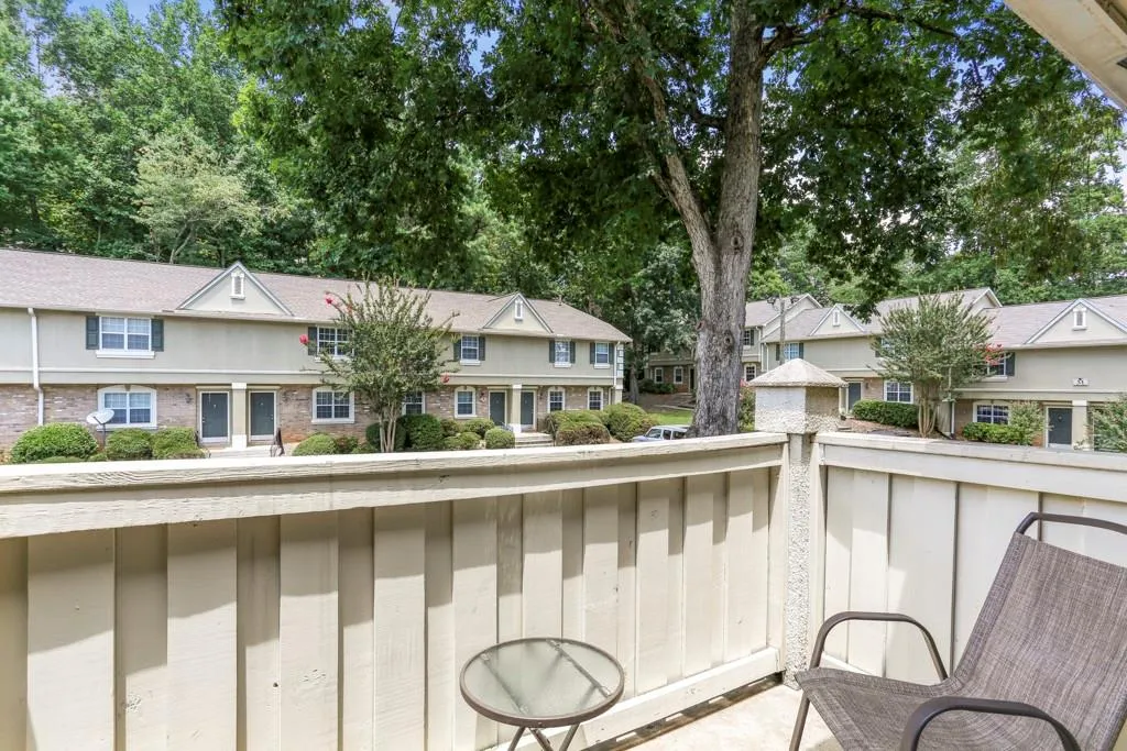 6900 Roswell Road Unit Q1, Sandy Springs, Georgia 30328, 2 Bedrooms Bedrooms, ,2 BathroomsBathrooms,Residential,Sold,6900 Roswell Road Unit Q1,6575788