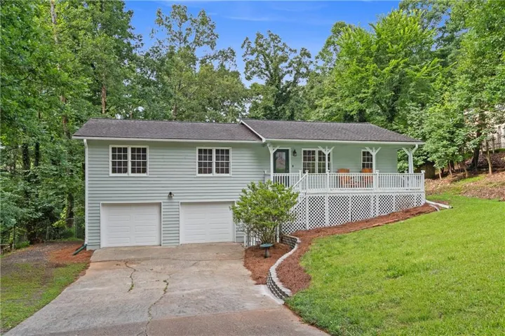 426 Riverlake Court, Woodstock, Georgia 30188