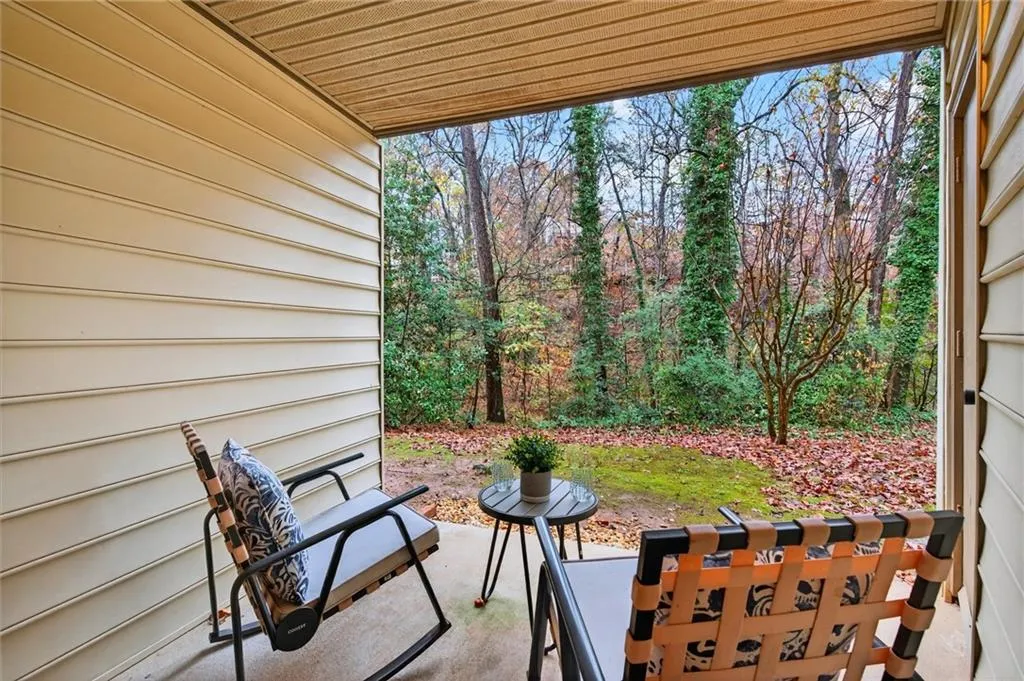 710 Garden Court, Atlanta, Georgia 30328, 2 Bedrooms Bedrooms, ,2 BathroomsBathrooms,Residential,For Sale,710 Garden Court,7692193