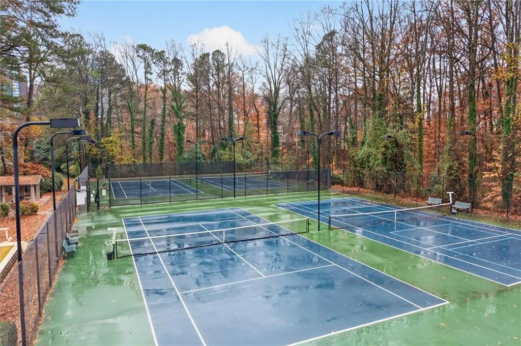 710 Garden Court, Atlanta, Georgia 30328, 2 Bedrooms Bedrooms, ,2 BathroomsBathrooms,Residential,For Sale,710 Garden Court,7692193