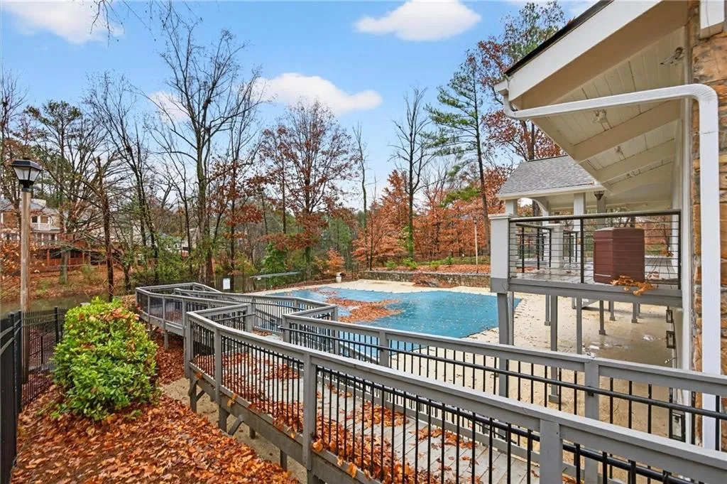 710 Garden Court, Atlanta, Georgia 30328, 2 Bedrooms Bedrooms, ,2 BathroomsBathrooms,Residential,For Sale,710 Garden Court,7692193