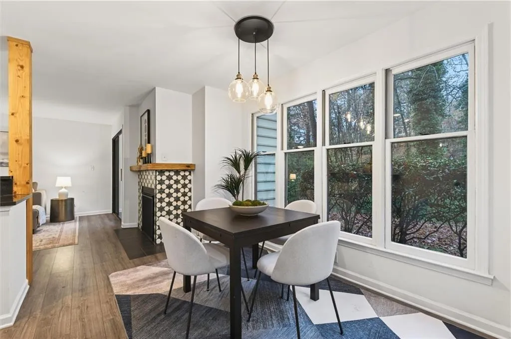 710 Garden Court, Atlanta, Georgia 30328, 2 Bedrooms Bedrooms, ,2 BathroomsBathrooms,Residential,For Sale,710 Garden Court,7692193