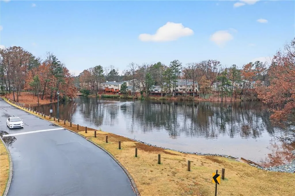 710 Garden Court, Atlanta, Georgia 30328, 2 Bedrooms Bedrooms, ,2 BathroomsBathrooms,Residential,For Sale,710 Garden Court,7692193