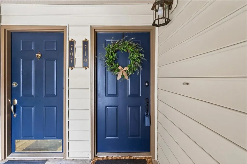 710 Garden Court, Atlanta, Georgia 30328, 2 Bedrooms Bedrooms, ,2 BathroomsBathrooms,Residential,For Sale,710 Garden Court,7692193