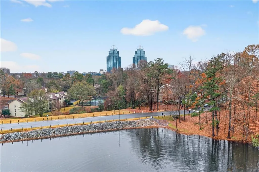 710 Garden Court, Atlanta, Georgia 30328, 2 Bedrooms Bedrooms, ,2 BathroomsBathrooms,Residential,For Sale,710 Garden Court,7692193