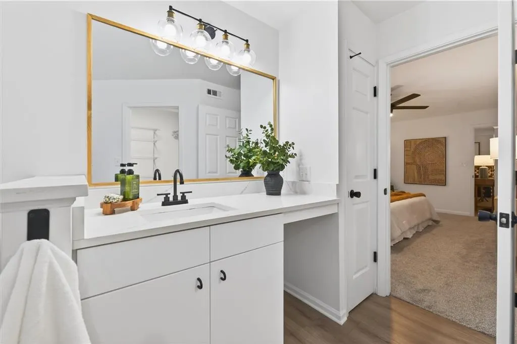 710 Garden Court, Atlanta, Georgia 30328, 2 Bedrooms Bedrooms, ,2 BathroomsBathrooms,Residential,For Sale,710 Garden Court,7692193