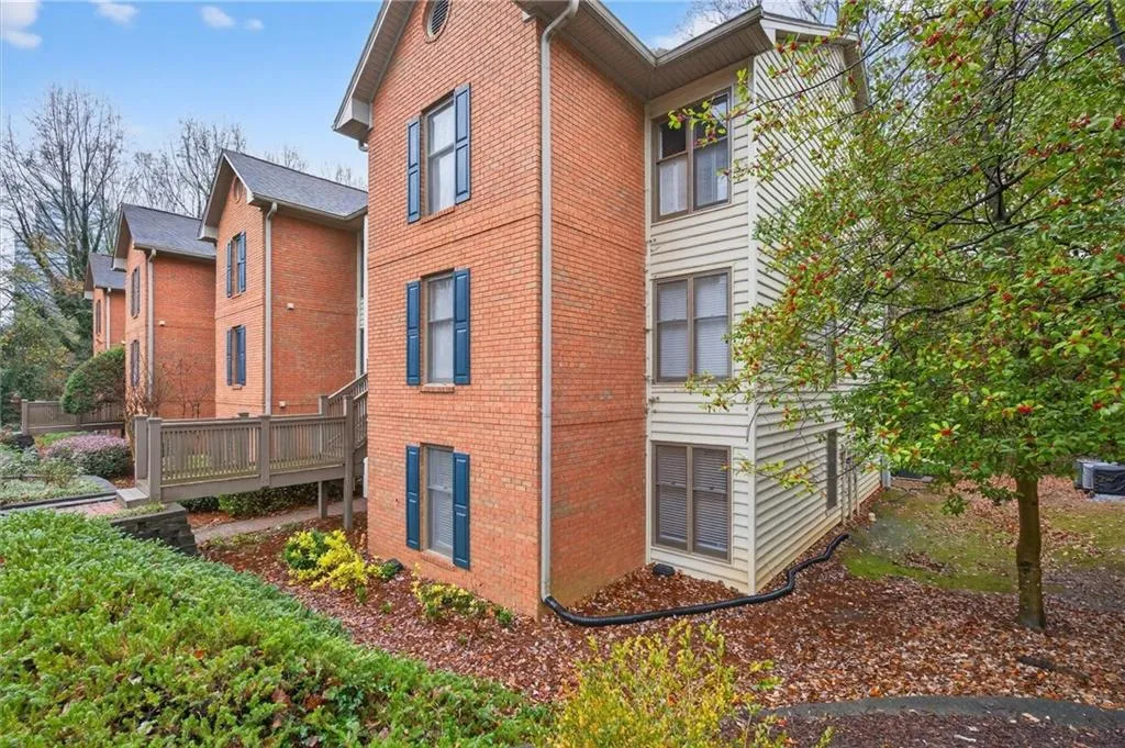 710 Garden Court, Atlanta, Georgia 30328, 2 Bedrooms Bedrooms, ,2 BathroomsBathrooms,Residential,For Sale,710 Garden Court,7692193