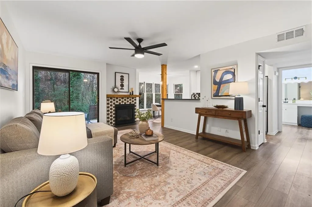 710 Garden Court, Atlanta, Georgia 30328, 2 Bedrooms Bedrooms, ,2 BathroomsBathrooms,Residential,For Sale,710 Garden Court,7692193
