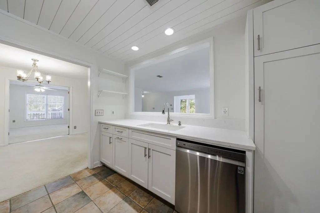 610 Abingdon Way, Atlanta, Georgia 30328, 2 Bedrooms Bedrooms, ,2 BathroomsBathrooms,Residential,Sold,610 Abingdon Way,7357510