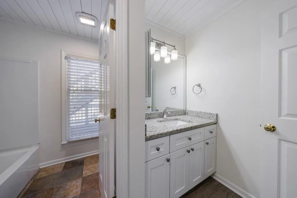 610 Abingdon Way, Atlanta, Georgia 30328, 2 Bedrooms Bedrooms, ,2 BathroomsBathrooms,Residential,Sold,610 Abingdon Way,7357510