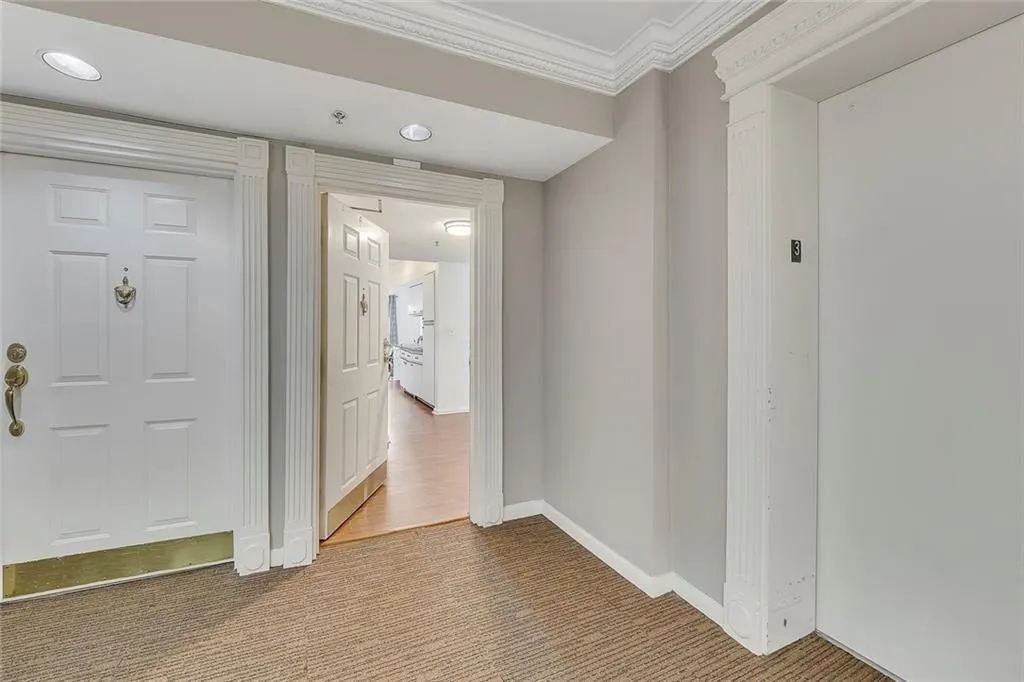 1 Biscayne Drive Nw Unit 302, Atlanta, Georgia 30309, 1 Bedroom Bedrooms, 0 ,1 BathroomBathrooms,Residential,For Sale,1 Biscayne Drive Nw Unit 302,7712016