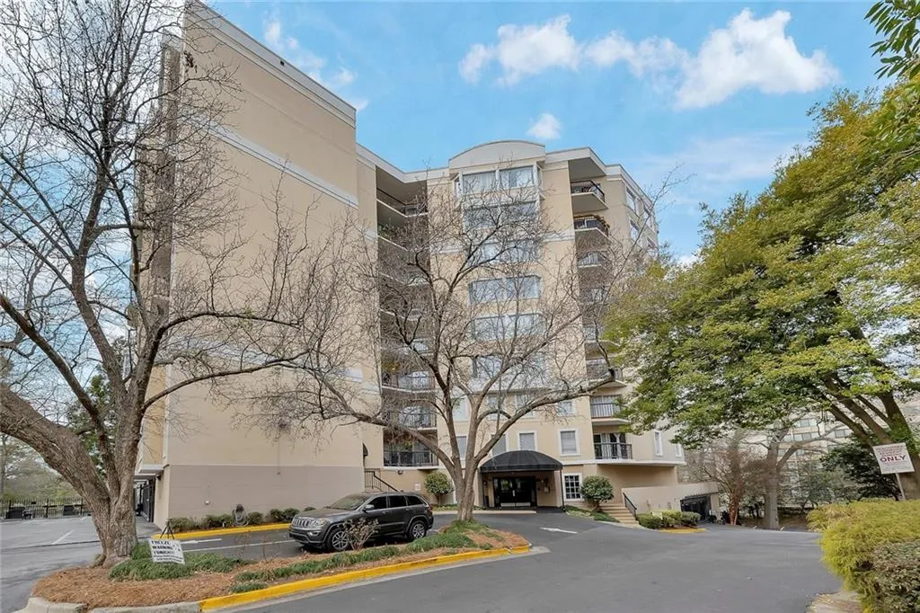 1 Biscayne Drive Nw Unit 302, Atlanta, Georgia 30309, 1 Bedroom Bedrooms, 0 ,1 BathroomBathrooms,Residential,For Sale,1 Biscayne Drive Nw Unit 302,7712016