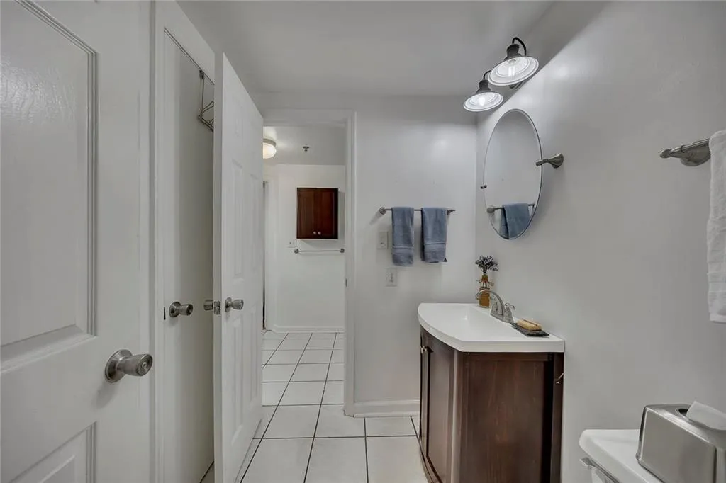 1 Biscayne Drive Nw Unit 302, Atlanta, Georgia 30309, 1 Bedroom Bedrooms, 0 ,1 BathroomBathrooms,Residential,For Sale,1 Biscayne Drive Nw Unit 302,7712016