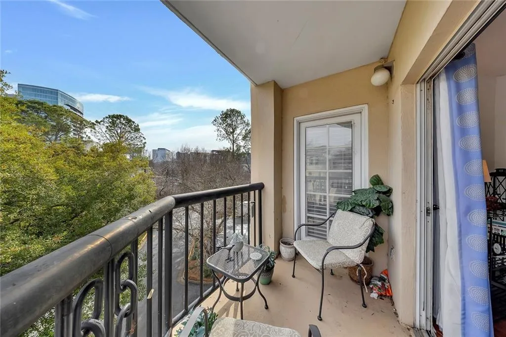 1 Biscayne Drive Nw Unit 302, Atlanta, Georgia 30309, 1 Bedroom Bedrooms, 0 ,1 BathroomBathrooms,Residential,For Sale,1 Biscayne Drive Nw Unit 302,7712016