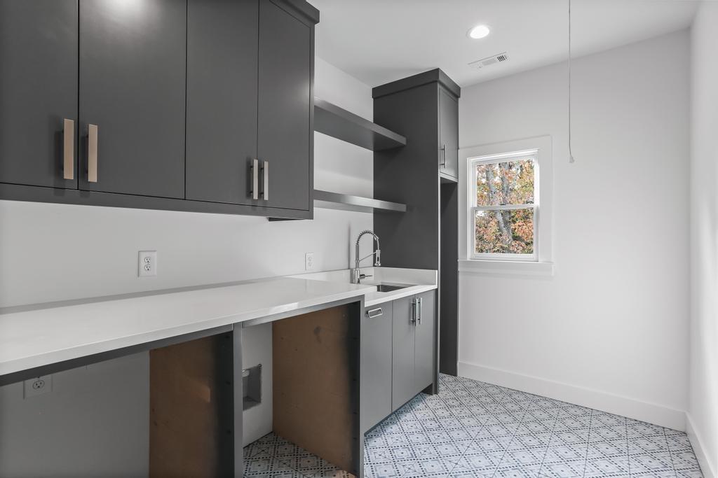 5895 Riverwood Drive, Sandy Springs, Georgia 30328, 5 Bedrooms Bedrooms, ,5 BathroomsBathrooms,Residential,Sold,5895 Riverwood Drive,7201318