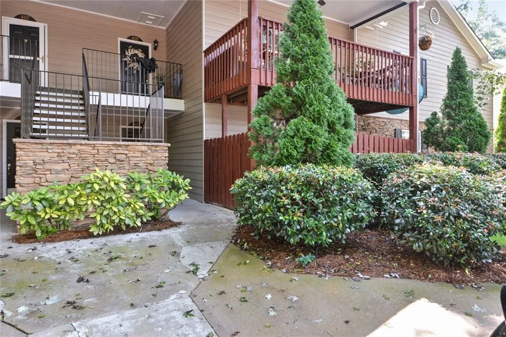 406 Brighton Point, Sandy Springs, Georgia 30328, 2 Bedrooms Bedrooms, ,2 BathroomsBathrooms,Residential,Sold,406 Brighton Point,6775009