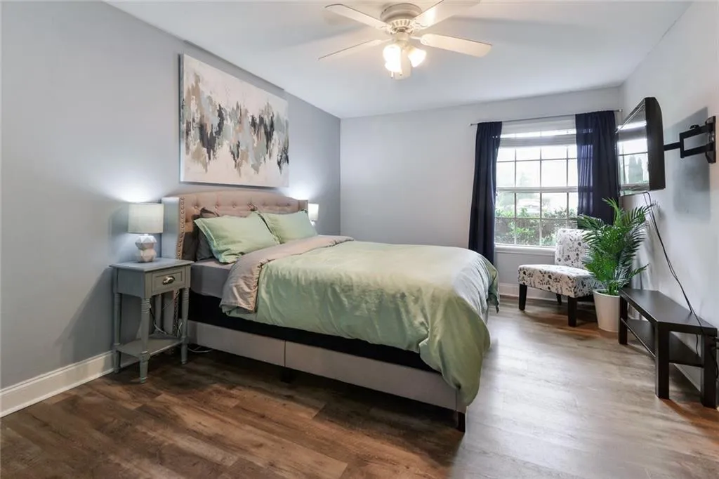 406 Brighton Point, Sandy Springs, Georgia 30328, 2 Bedrooms Bedrooms, ,2 BathroomsBathrooms,Residential,Sold,406 Brighton Point,6775009