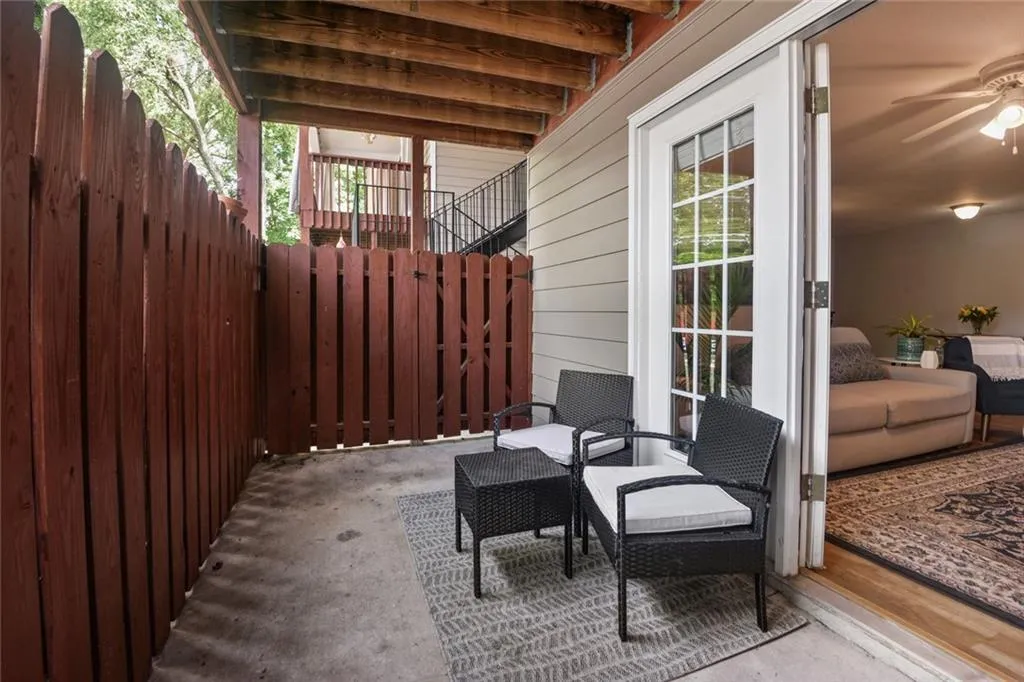 406 Brighton Point, Sandy Springs, Georgia 30328, 2 Bedrooms Bedrooms, ,2 BathroomsBathrooms,Residential,Sold,406 Brighton Point,6775009