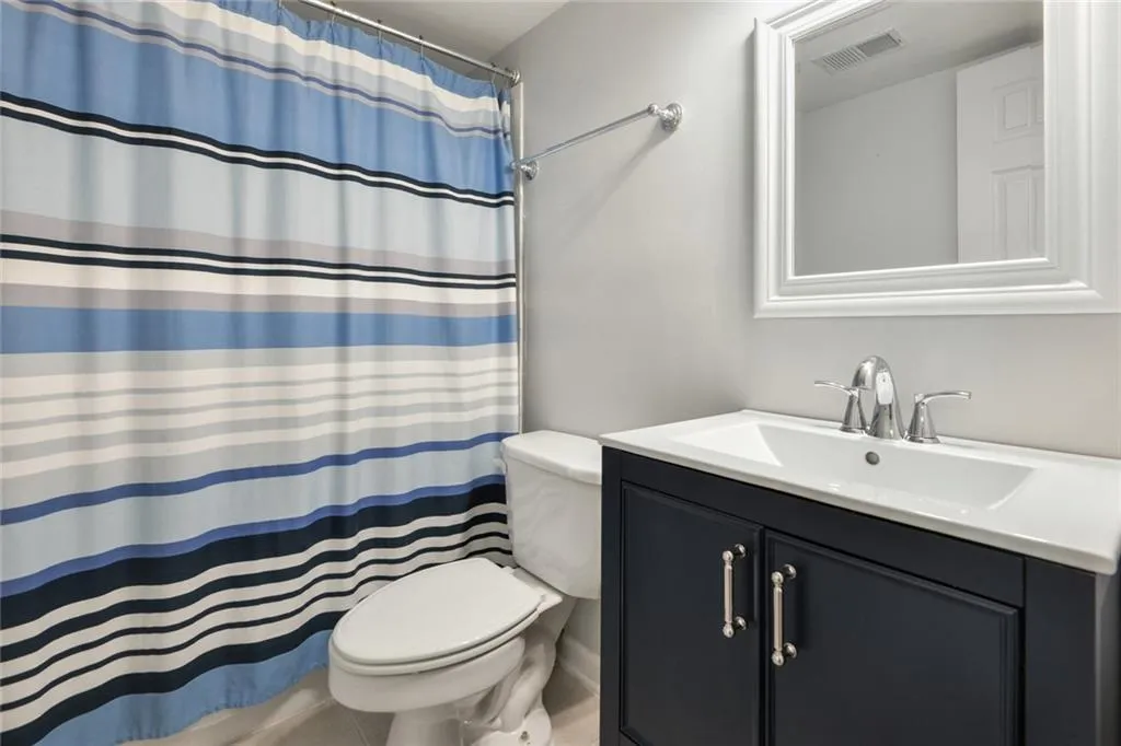 406 Brighton Point, Sandy Springs, Georgia 30328, 2 Bedrooms Bedrooms, ,2 BathroomsBathrooms,Residential,Sold,406 Brighton Point,6775009