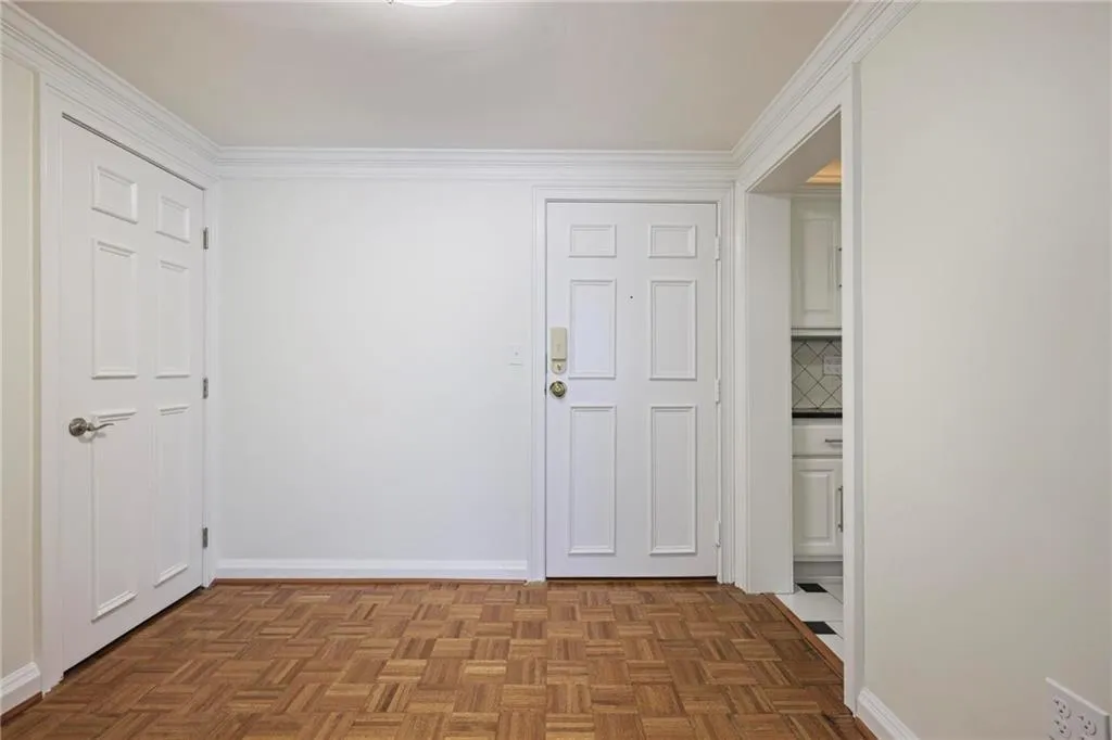 2637 Peachtree Road Ne Unit 407, Atlanta, Georgia 30305, 2 Bedrooms Bedrooms, ,3 BathroomsBathrooms,Residential,For Sale,2637 Peachtree Road Ne Unit 407,7558043