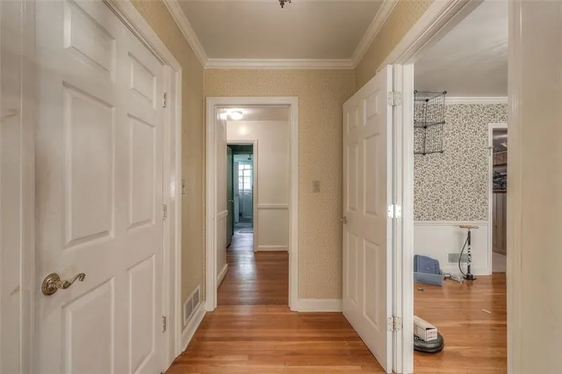 5900 Brookgreen Road, Sandy Springs, Georgia 30328, 3 Bedrooms Bedrooms, ,3 BathroomsBathrooms,Residential,Sold,5900 Brookgreen Road,6652048