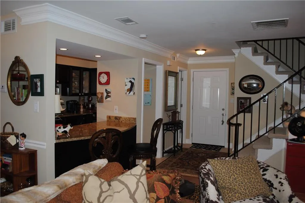 6980 Roswell Road Unit D1, Atlanta, Georgia 30328, 2 Bedrooms Bedrooms, ,1 BathroomBathrooms,Residential,Sold,6980 Roswell Road Unit D1,5613016