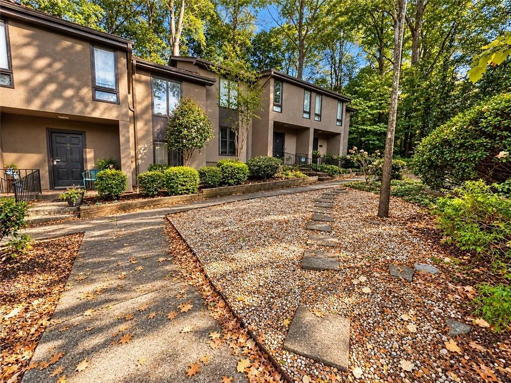 60 Ivy Parkway Ne, Atlanta, Georgia 30342, 3 Bedrooms Bedrooms, 0 ,2 BathroomsBathrooms,Residential,For Sale,60 Ivy Parkway Ne,7844035