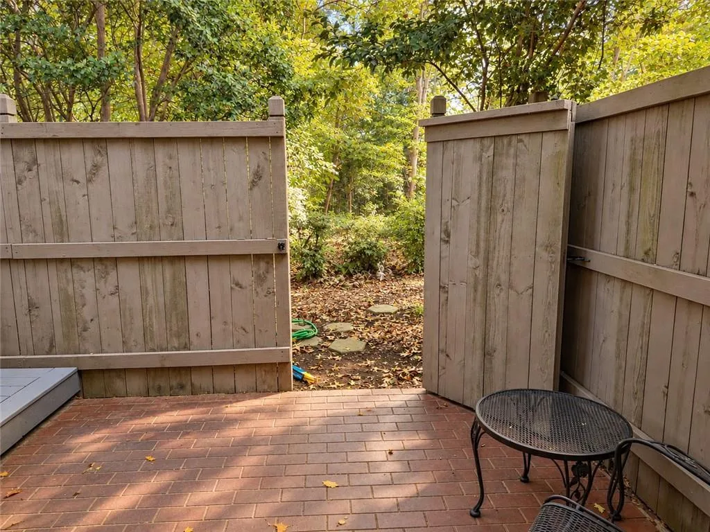 60 Ivy Parkway Ne, Atlanta, Georgia 30342, 3 Bedrooms Bedrooms, 0 ,2 BathroomsBathrooms,Residential,For Sale,60 Ivy Parkway Ne,7844035