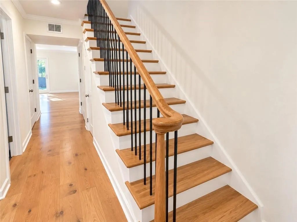 60 Ivy Parkway Ne, Atlanta, Georgia 30342, 3 Bedrooms Bedrooms, 0 ,2 BathroomsBathrooms,Residential,For Sale,60 Ivy Parkway Ne,7844035