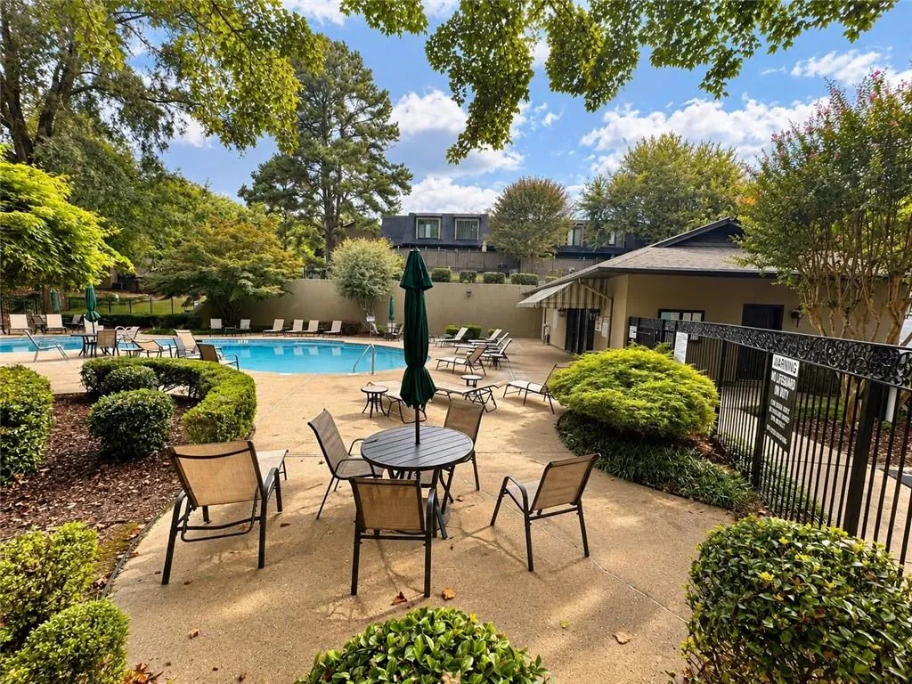 60 Ivy Parkway Ne, Atlanta, Georgia 30342, 3 Bedrooms Bedrooms, 0 ,2 BathroomsBathrooms,Residential,For Sale,60 Ivy Parkway Ne,7844035