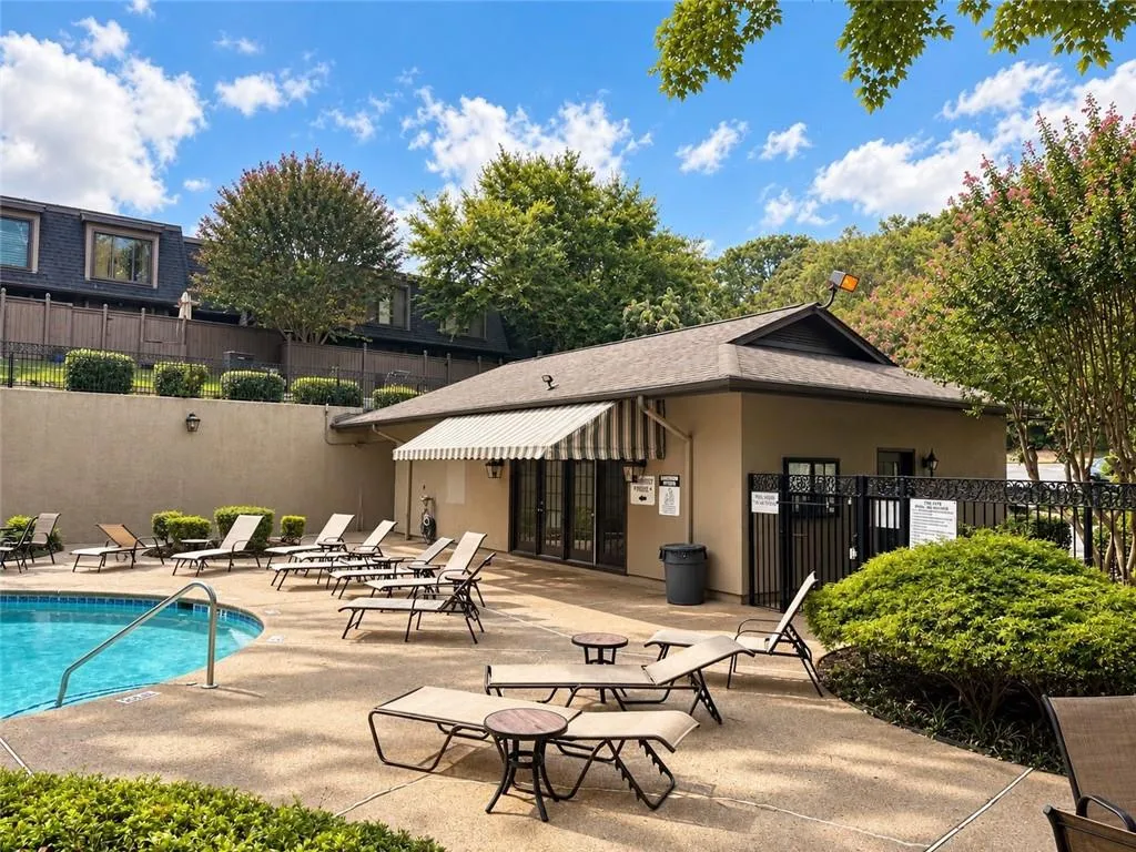 60 Ivy Parkway Ne, Atlanta, Georgia 30342, 3 Bedrooms Bedrooms, 0 ,2 BathroomsBathrooms,Residential,For Sale,60 Ivy Parkway Ne,7844035