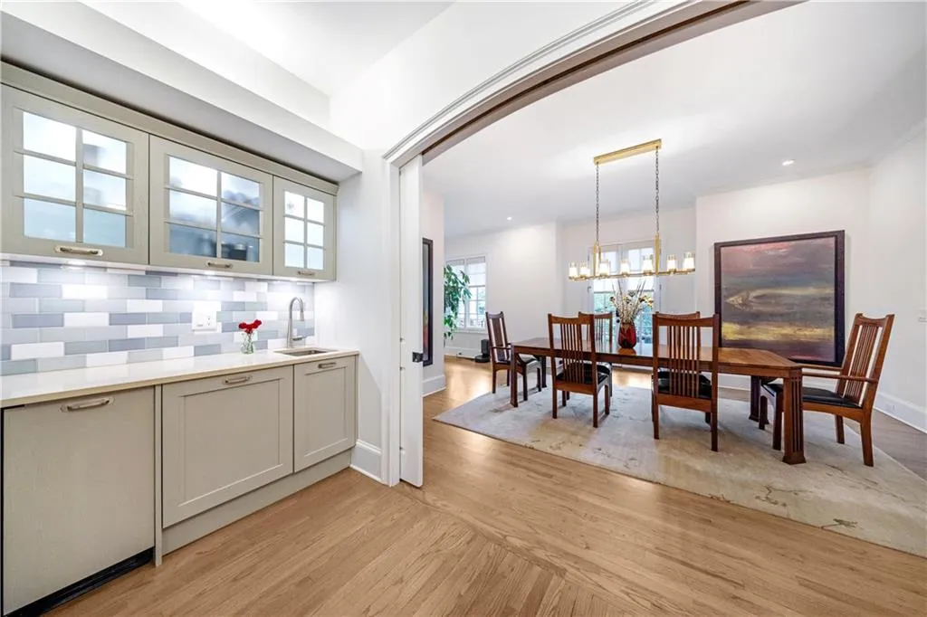 827 Sherwood Road Ne, Atlanta, Georgia 30324, 5 Bedrooms Bedrooms, ,5 BathroomsBathrooms,Residential,For Sale,827 Sherwood Road Ne,7623282
