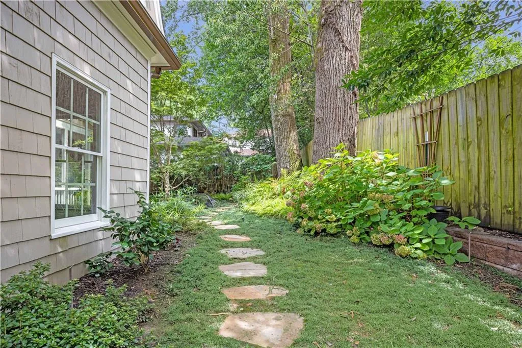 827 Sherwood Road Ne, Atlanta, Georgia 30324, 5 Bedrooms Bedrooms, ,5 BathroomsBathrooms,Residential,For Sale,827 Sherwood Road Ne,7623282