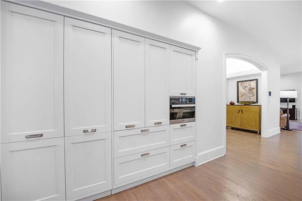 827 Sherwood Road Ne, Atlanta, Georgia 30324, 5 Bedrooms Bedrooms, ,5 BathroomsBathrooms,Residential,For Sale,827 Sherwood Road Ne,7623282