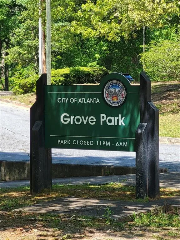 Grove Park Neighborhood