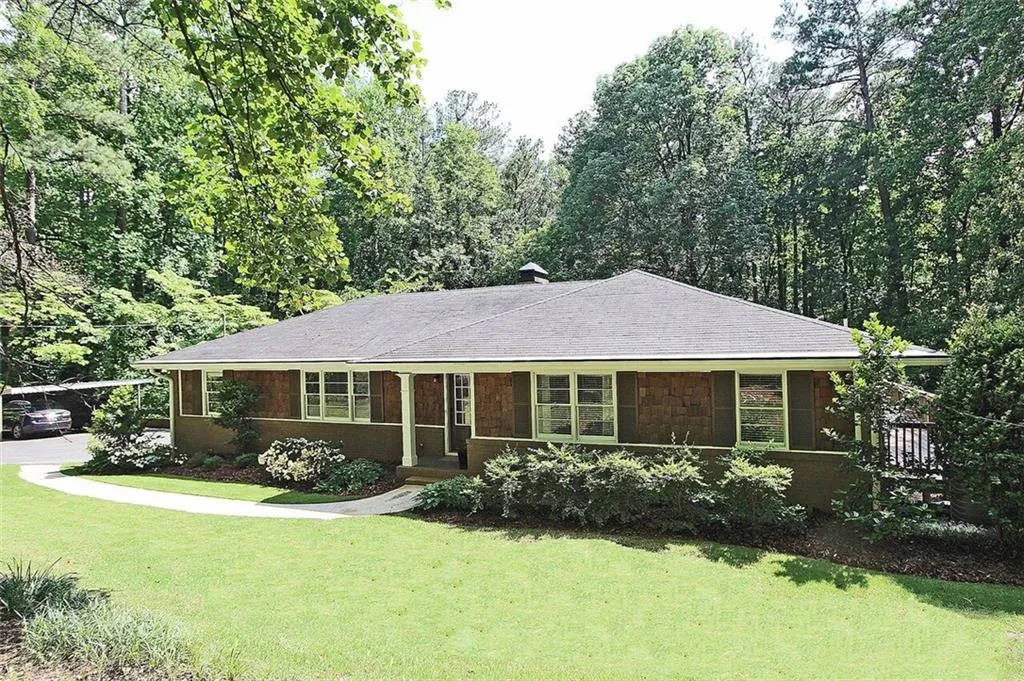 135 Stewart Drive, Atlanta, Georgia 30342, 4 Bedrooms Bedrooms, ,3 BathroomsBathrooms,Residential,Sold,135 Stewart Drive,5694808