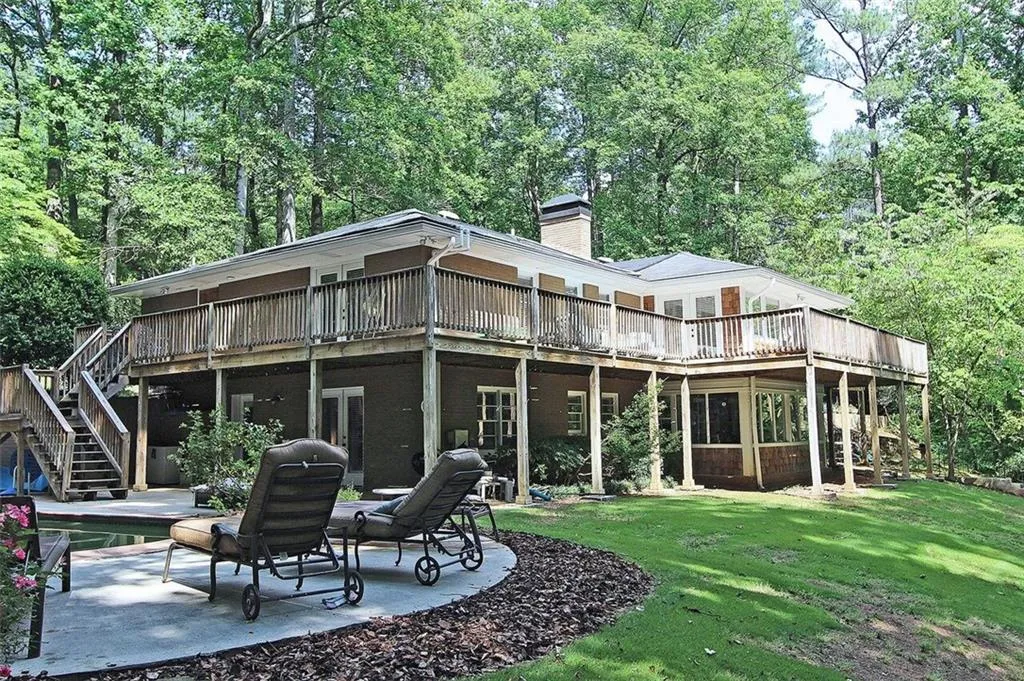 135 Stewart Drive, Atlanta, Georgia 30342, 4 Bedrooms Bedrooms, ,3 BathroomsBathrooms,Residential,Sold,135 Stewart Drive,5694808