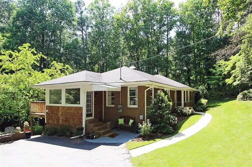 135 Stewart Drive, Atlanta, Georgia 30342, 4 Bedrooms Bedrooms, ,3 BathroomsBathrooms,Residential,Sold,135 Stewart Drive,5694808