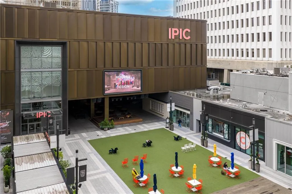 1116 Piedmont Avenue Ne Unit 10, Atlanta, Georgia 30309, 2 Bedrooms Bedrooms, ,2 BathroomsBathrooms,Residential,For Sale,1116 Piedmont Avenue Ne Unit 10,7672670