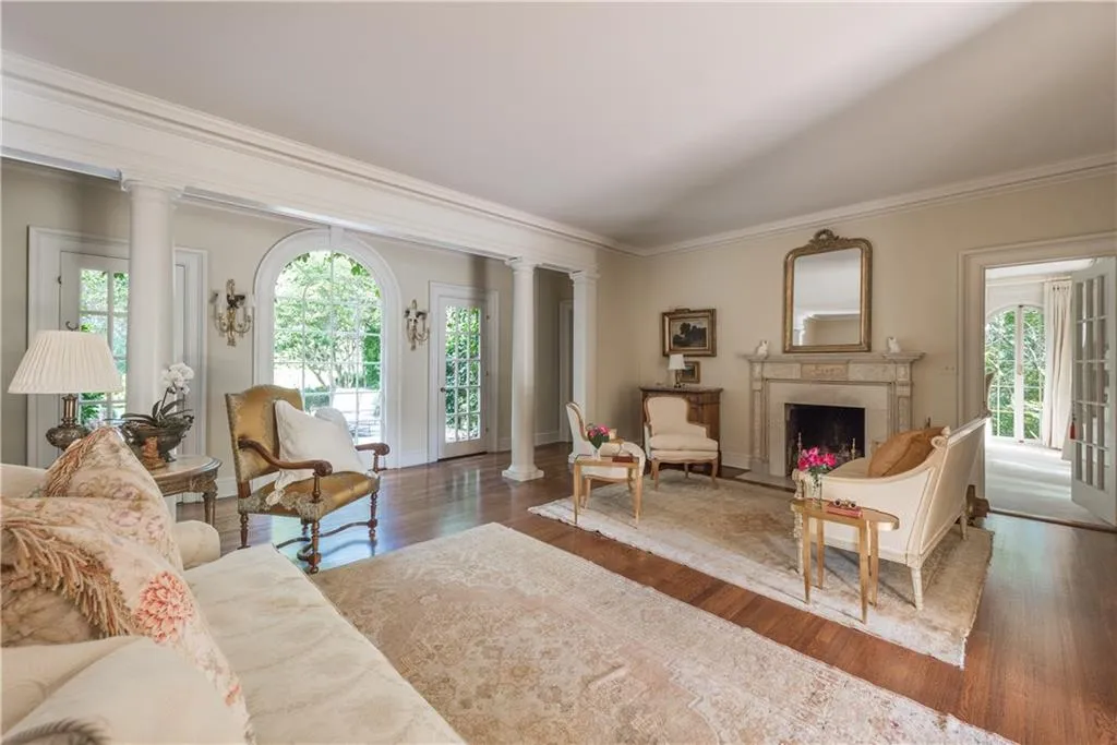255 Peachtree Battle Avenue Nw, Atlanta, Georgia 30305, 5 Bedrooms Bedrooms, ,4 BathroomsBathrooms,Residential,Sold,255 Peachtree Battle Avenue Nw,5928065