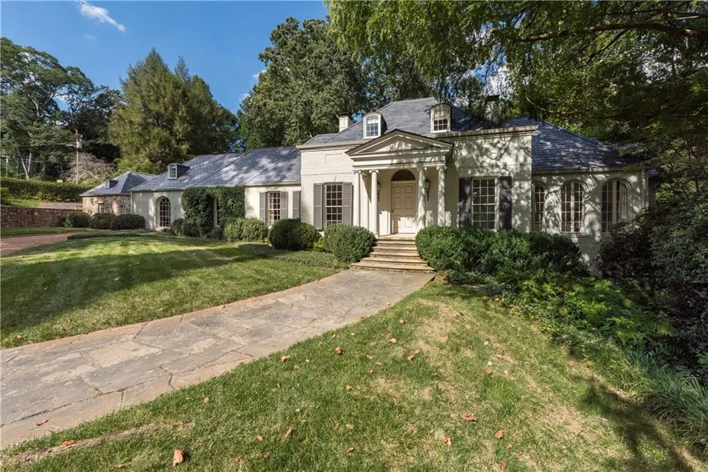 255 Peachtree Battle Avenue Nw, Atlanta, Georgia 30305, 5 Bedrooms Bedrooms, ,4 BathroomsBathrooms,Residential,Sold,255 Peachtree Battle Avenue Nw,5928065