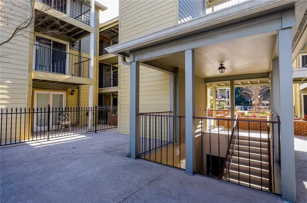 108 Granville Court, Atlanta, Georgia 30328, 1 Bedroom Bedrooms, ,1 BathroomBathrooms,Residential,Sold,108 Granville Court,5955214