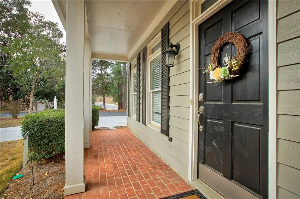 396 Carolwood Lane, Atlanta, Georgia 30342, 3 Bedrooms Bedrooms, ,2 BathroomsBathrooms,Residential,Sold,396 Carolwood Lane,5795377