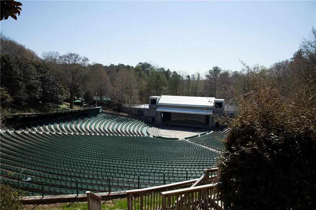 396 Carolwood Lane, Atlanta, Georgia 30342, 3 Bedrooms Bedrooms, ,2 BathroomsBathrooms,Residential,Sold,396 Carolwood Lane,5795377