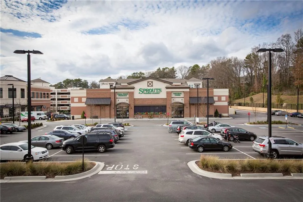 396 Carolwood Lane, Atlanta, Georgia 30342, 3 Bedrooms Bedrooms, ,2 BathroomsBathrooms,Residential,Sold,396 Carolwood Lane,5795377